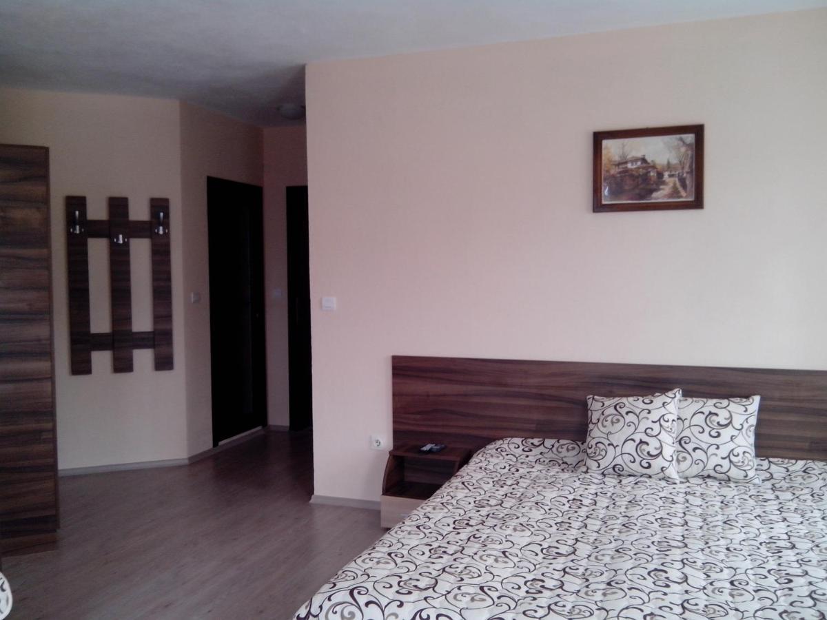Advel Guest Hous Hotel Madzhare ภายนอก รูปภาพ