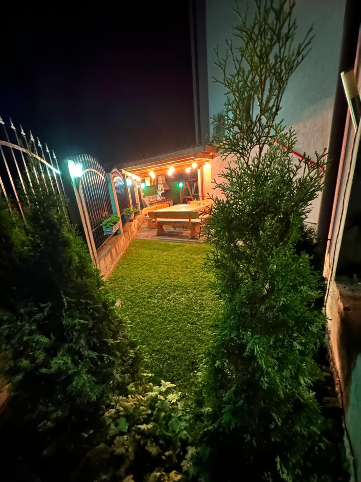 Advel Guest Hous Hotel Madzhare ภายนอก รูปภาพ