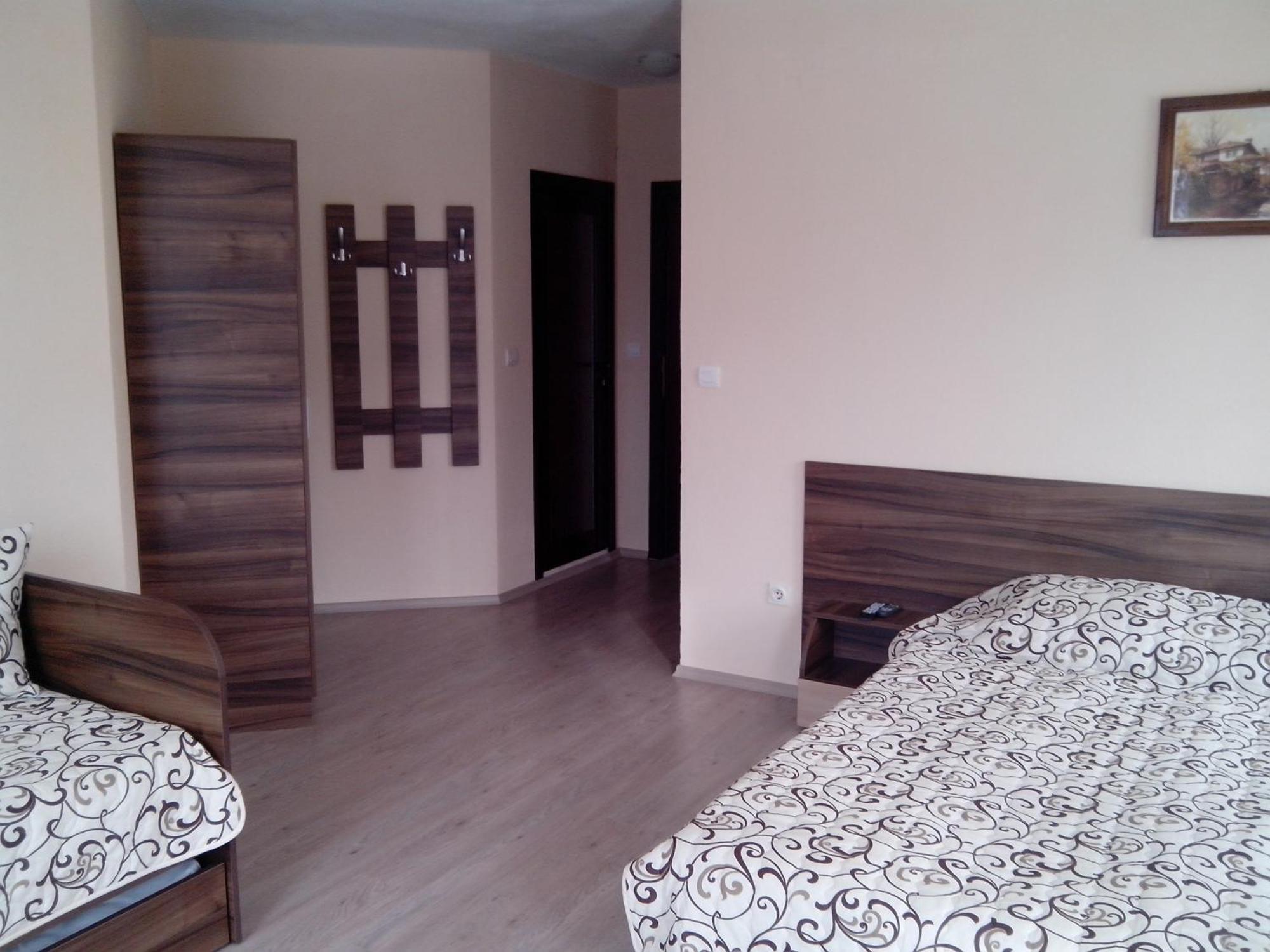Advel Guest Hous Hotel Madzhare ภายนอก รูปภาพ