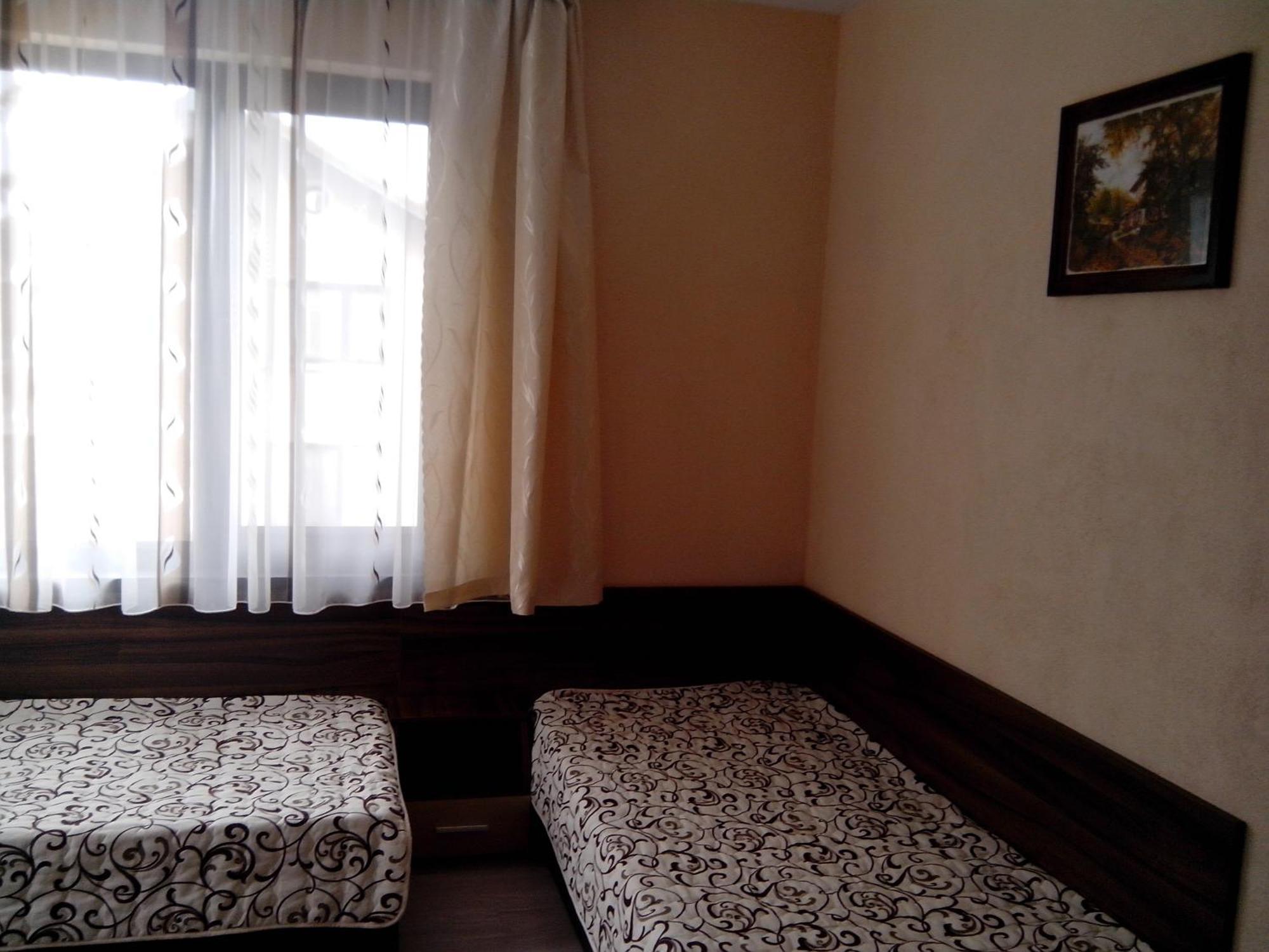 Advel Guest Hous Hotel Madzhare ภายนอก รูปภาพ