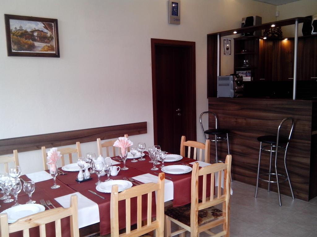 Advel Guest Hous Hotel Madzhare ภายนอก รูปภาพ
