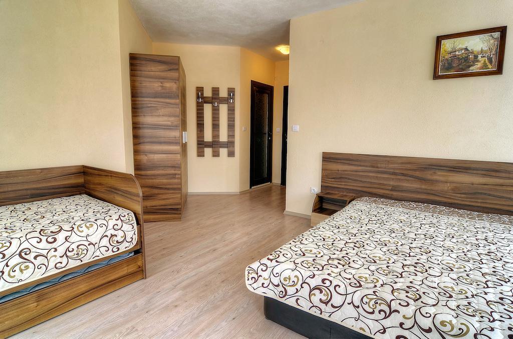 Advel Guest Hous Hotel Madzhare ห้อง รูปภาพ